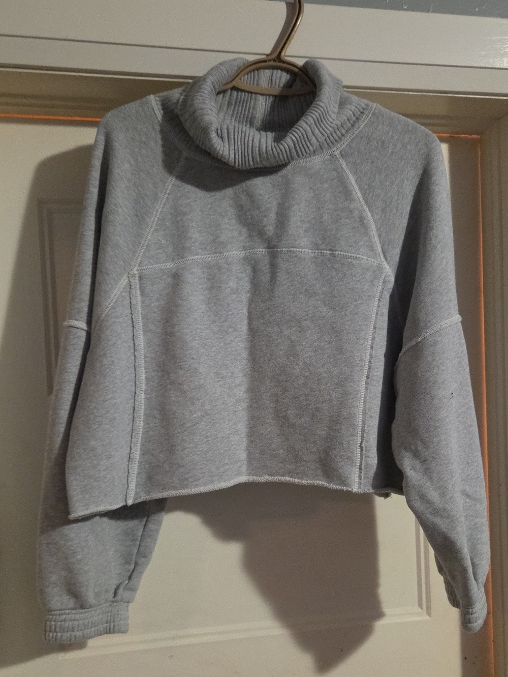 Women's Light Gray Turtleneck Cropped Sweater